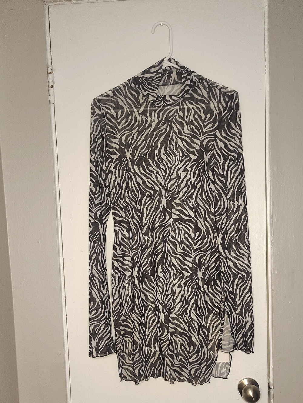 Black & White Zebra Print Long Sleeve Women’s Sweater